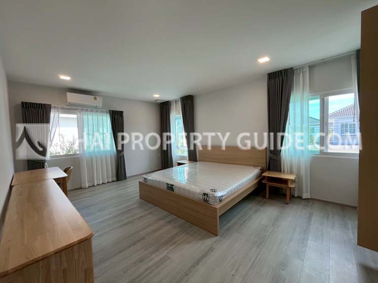 House with Shared Pool in Bangnatrad 